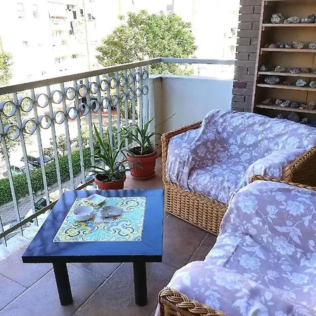 Oda ve Kahvaltı La Casa Di Adele Cagliari